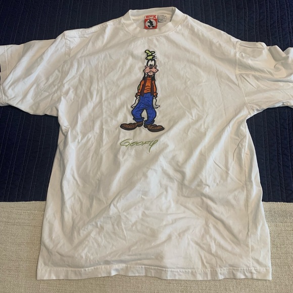 Vintage Disney Tee - Picture 3 of 3